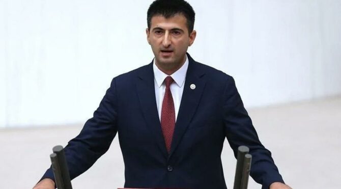 Mehmet Ali Çelebi, istifa etti