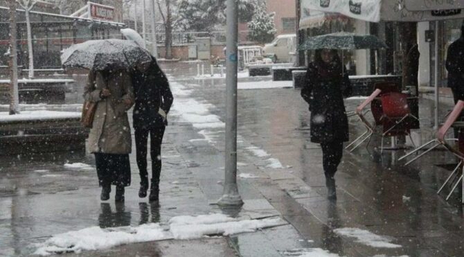 Meteoroloji duyurdu: Balkanlar'dan kar geliyor...