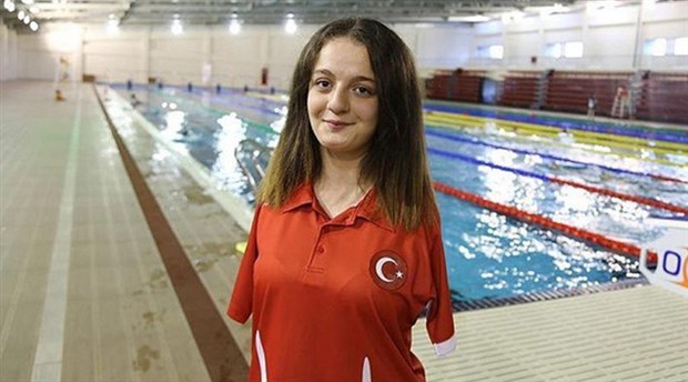 Milli yüzücü Sümeyye Boyacı, kendisine ait Türkiye rekorunu kırdı