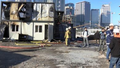 Ümraniye'de inşaat işçilerinin kaldığı 8 konteyner yandı