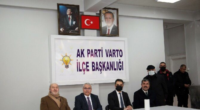 Valinin AKP ilçe başkanlığını ziyareti parti devleti eleştirilerinin hedefi oldu