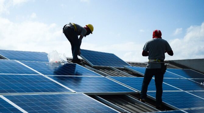 Yüksek faturalar güneş panellerine ilgiyi arttırdı
