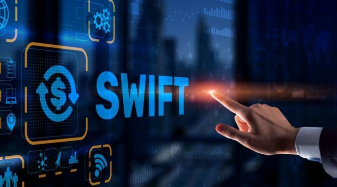 AB, 7 Rus bankasını SWIFT sisteminden çıkardı