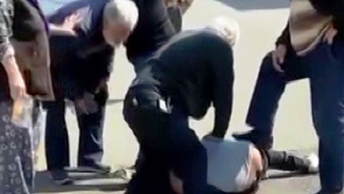 Antalya'da, su sayacı hırsızına tekme atıp tepki gösterdi