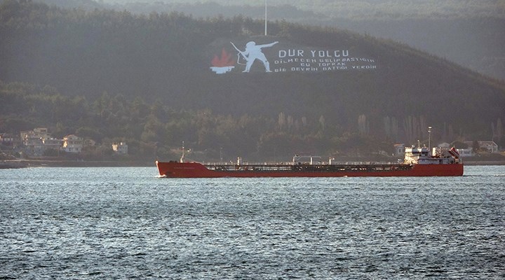 Ayçiçek yağı taşıyan gemi Çanakkale Boğazı’ndan geçti