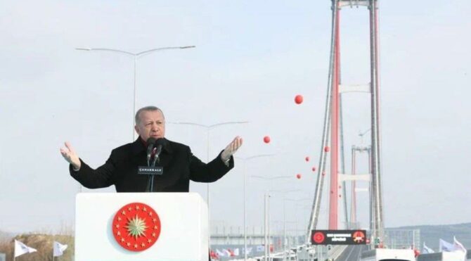 Bakan Karaismailoğlu, Çanakkale Köprüsü'nden dünkü geçiş rakamını açıkladı