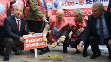 Büro-İş Sendikası üyesi memurlardan artan hayat pahalılığı protestosu