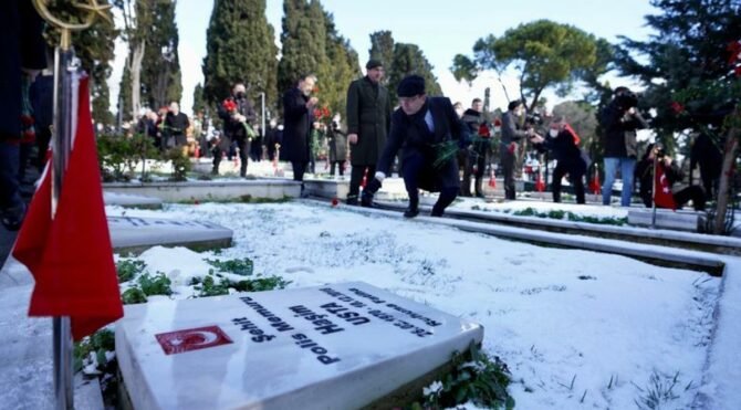 Çanakkale şehitleri, İstanbul’da kar altında anıldı