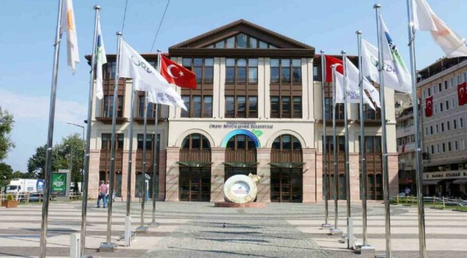 CHP'li Torun: Belediye kurnazlık yaparak işçi haklarını gasp etti