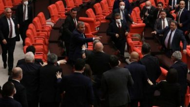 CHP'liTezcan'ın konuşması sırasında Meclis'te gerginlik