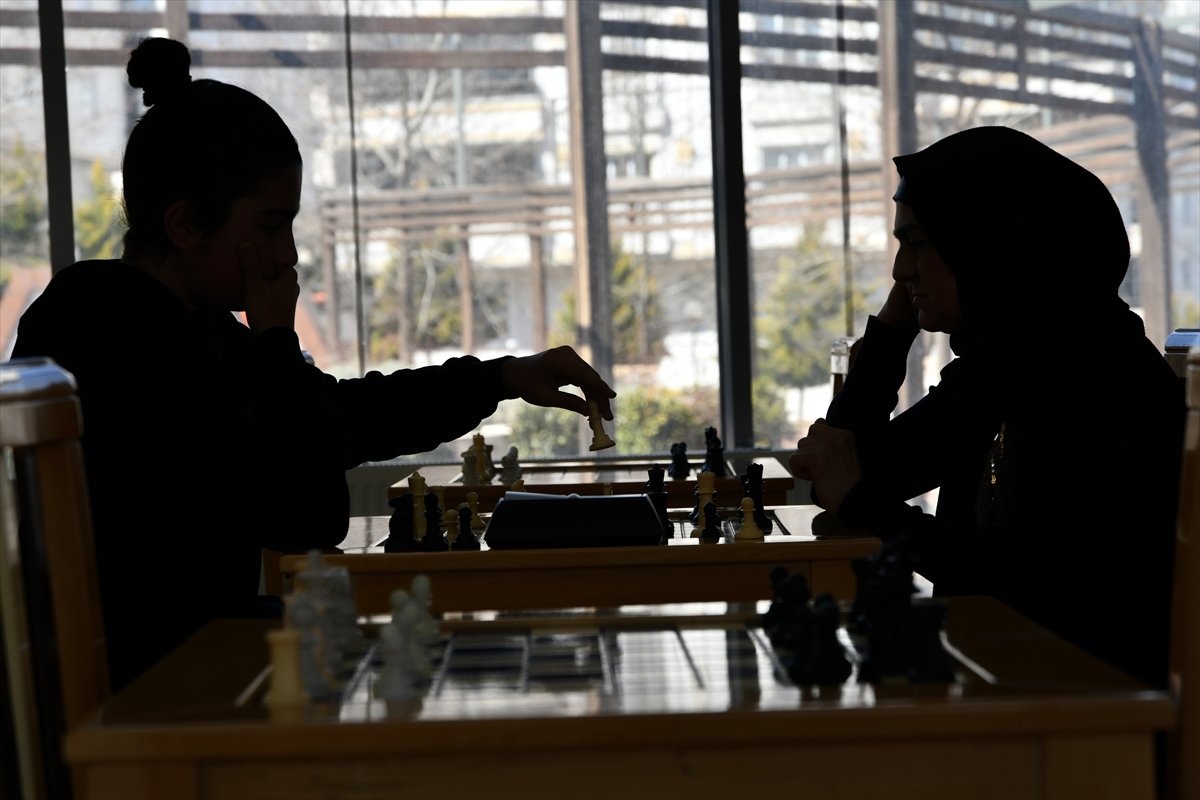 Dikkat eksikliğini satrançla yenen Gaziantepli genç, 47 madalya kazandı #5