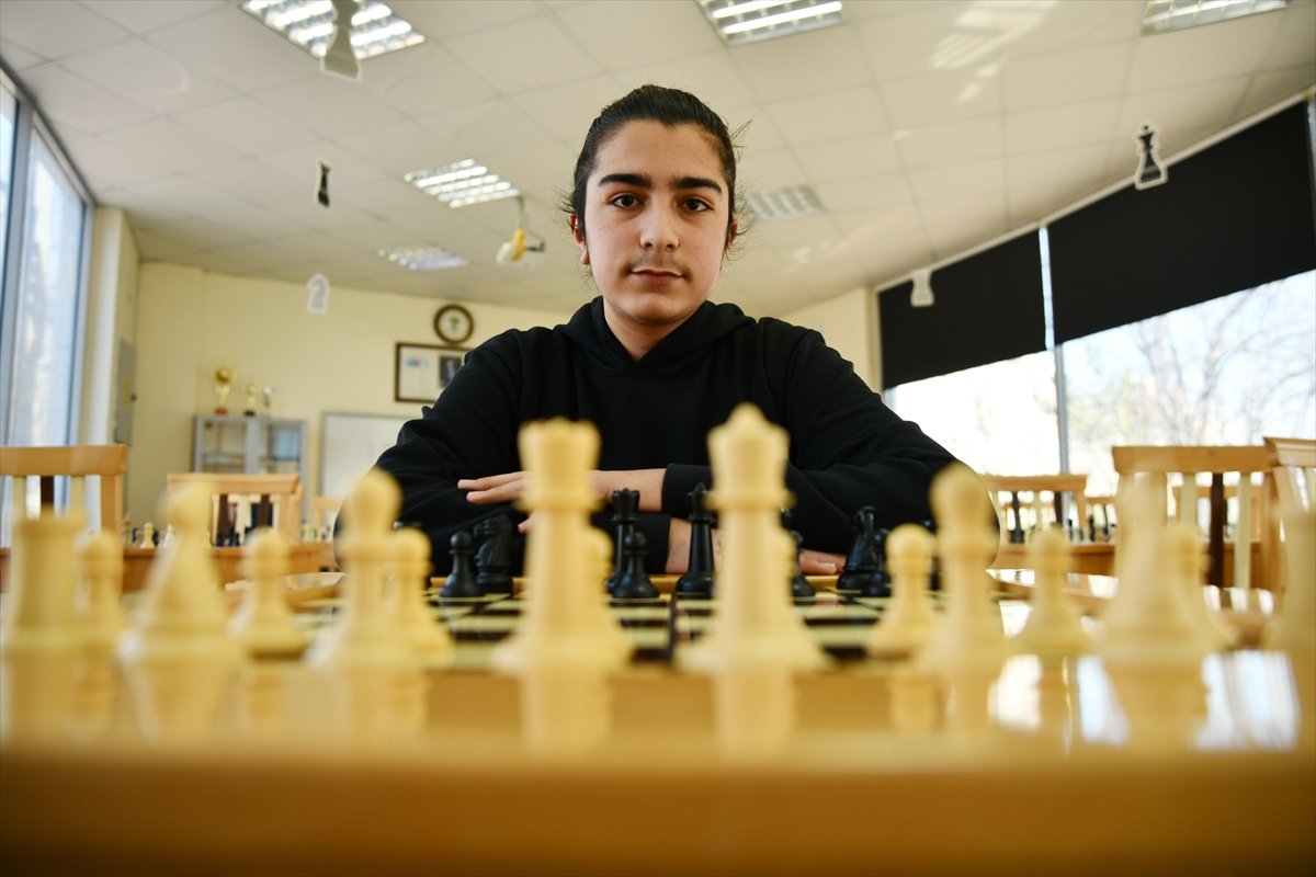 Dikkat eksikliğini satrançla yenen Gaziantepli genç, 47 madalya kazandı #8