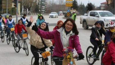 Eskişehirli kadınlar bisiklet turu düzenledi