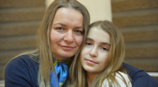 Gazeteci Olga, Ukrayna'daki asker eşinden haber alamıyor