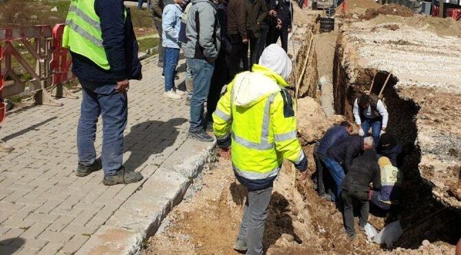 Göçük altında kalan işçi hayatını kaybetti