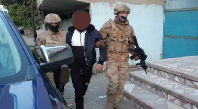 IŞİD'in 'savaşçı' kadrosundaki 3 Suriyeli yakalandı