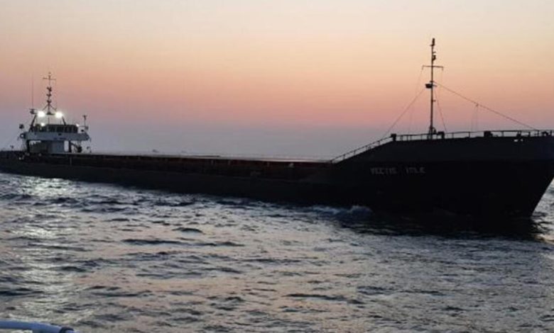 İstanbul Boğazı girişinde balıkçı teknesiyle kargo gemisi çarpıştı