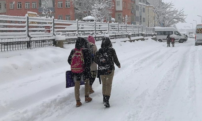 İstanbul'da eğitime 21 Mart'a kadar kar nedeniyle ara verildi