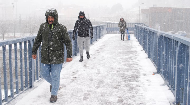 İstanbul'da kar yağışı devam ediyor