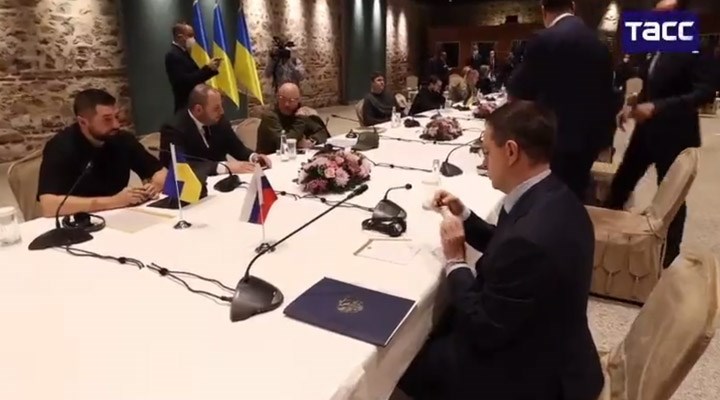 İstanbul'daki Rusya-Ukrayna müzakerelerinde 'votka' esprisi