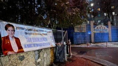 İYİ Parti, Bursa'daki tüm hastanelerin önüne pankart astı