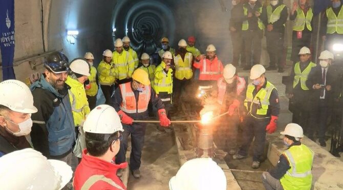 Kabataş-Mecidiyeköy-Mahmutbey metro hattında son raylar takıldı