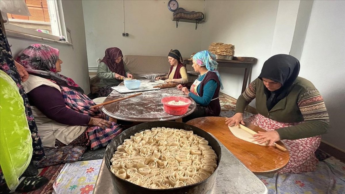 Karadeniz de kadınların Ramazan imecesi başladı #1