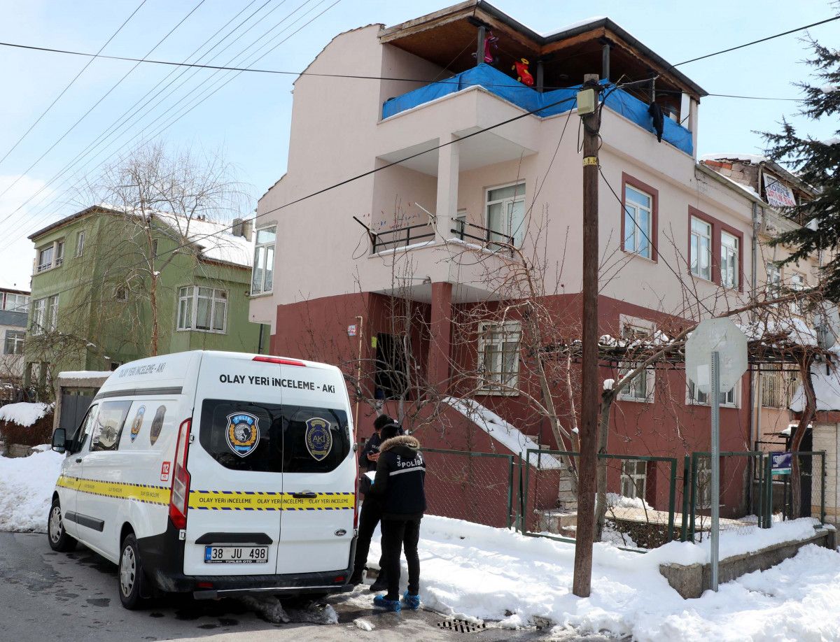 Kayseri de tüfeğini temizlerken, kendini vurdu #1