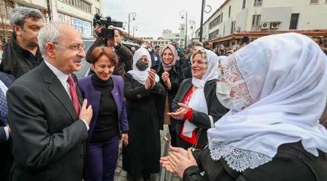 Kılıçdaroğlu, evlat nöbeti tutan ailelerle görüştü