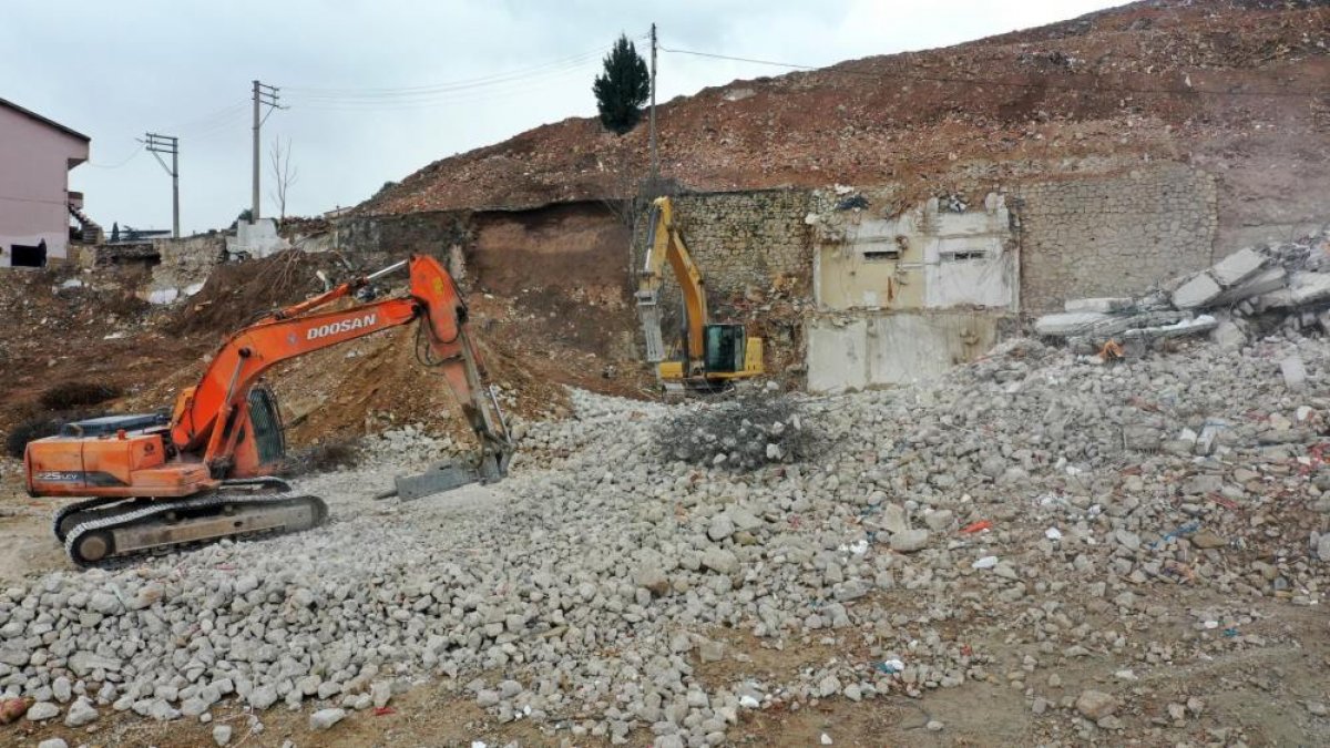 Kocaeli de Cedit Kentsel Dönüşüm Projesi kapsamında 489 bina yıkıldı #4