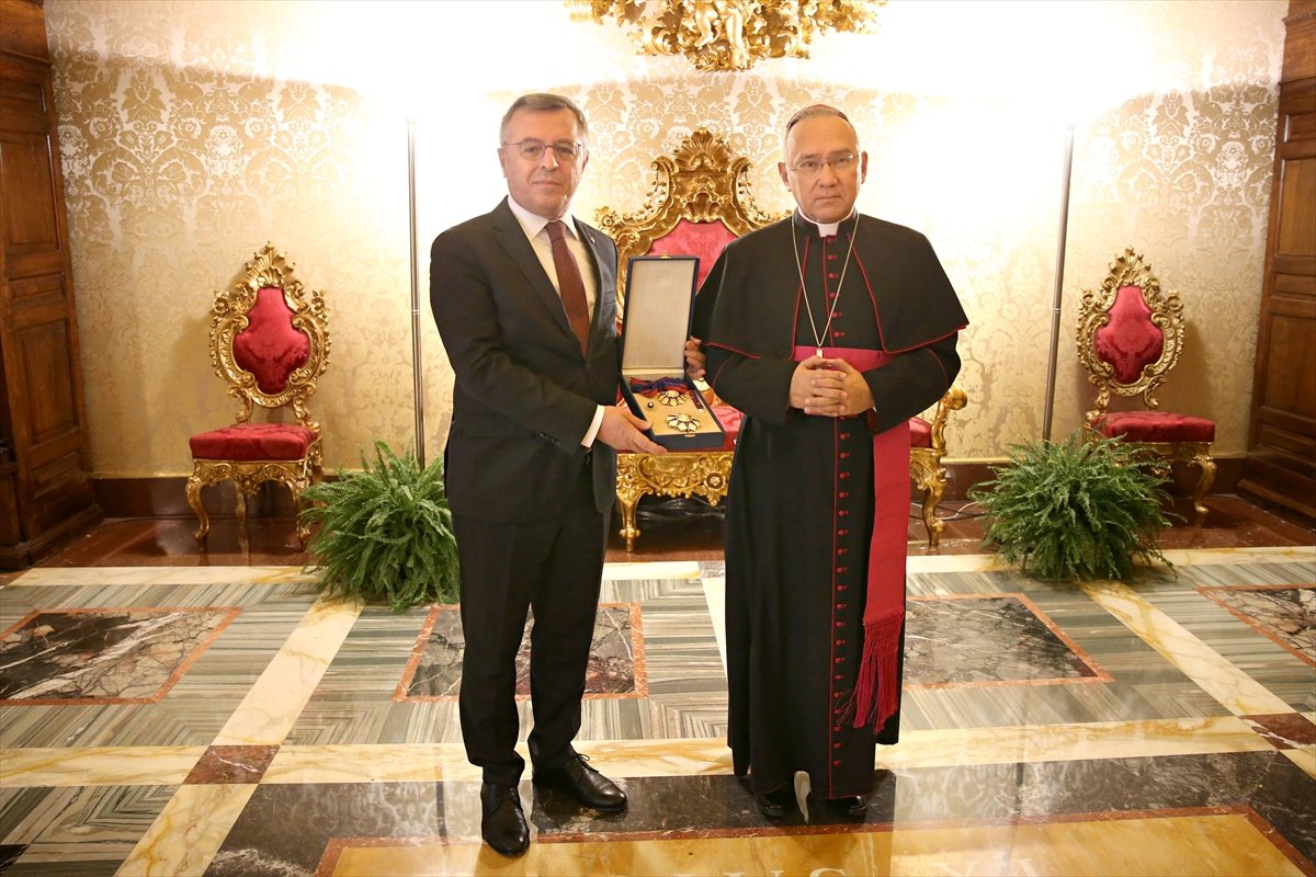 Lütfullah Göktaş a Vatikan Devlet Nişanı verildi #2