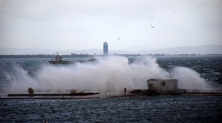 Meteoroloji'den İzmir'e kuvvetli rüzgar ve fırtına uyarısı