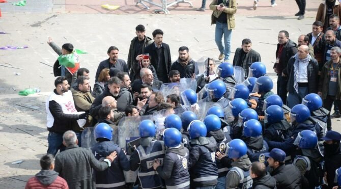 Nevruz etkinliğinde gözaltına alınanların 266'sı serbest bırakıldı