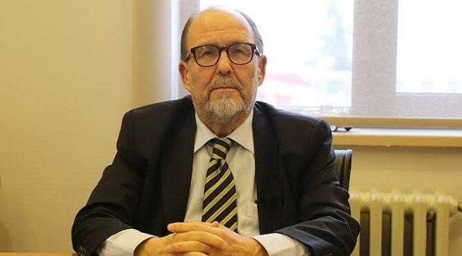 Odasında kalp krizi geçiren rektör yardımcısı hayatını kaybetti