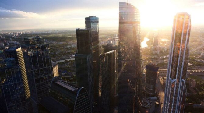 Rusya'dan çekilmek isteyen dev bankalar 100 milyar dolarlık risk altında