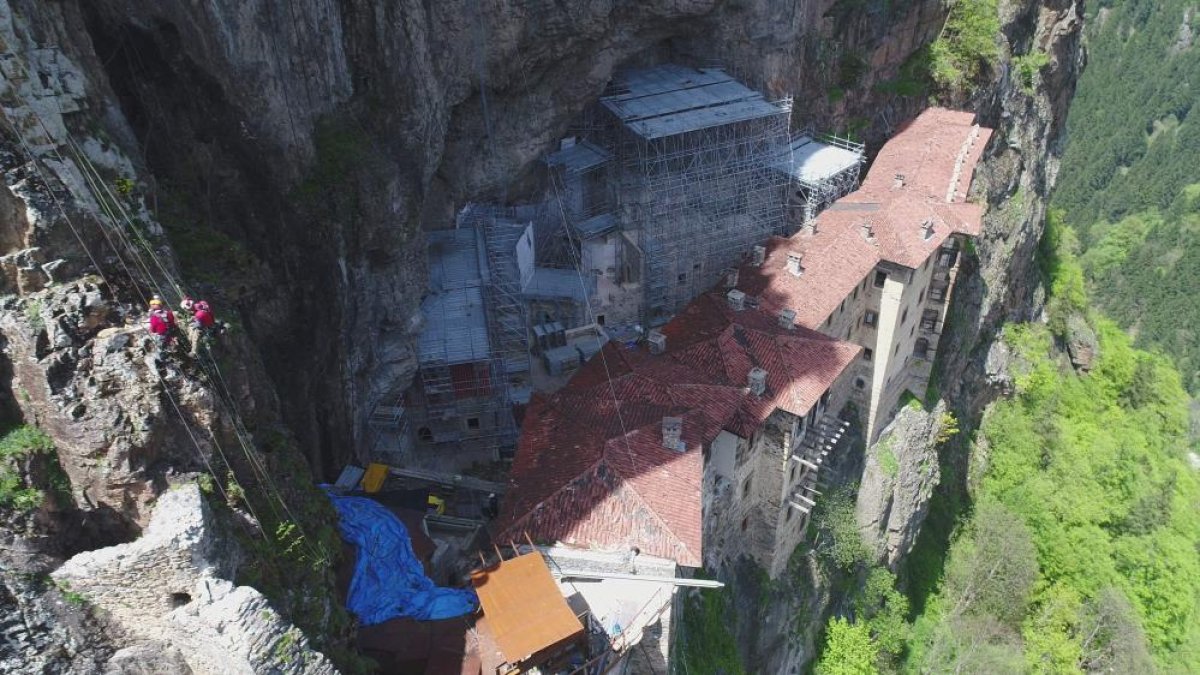 Sümela Manastırı restorasyon çalışmaları yüzde 90 tamamlandı #2