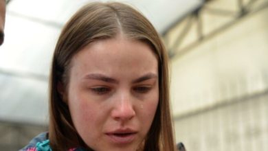 Tuvalete sığınan annesiyle konuşan Ukraynalı Yulia'nın gözyaşları