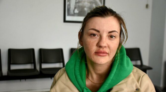 Ukrayna'dan gelen Sadova: Rus askerleri erzak çalıyor