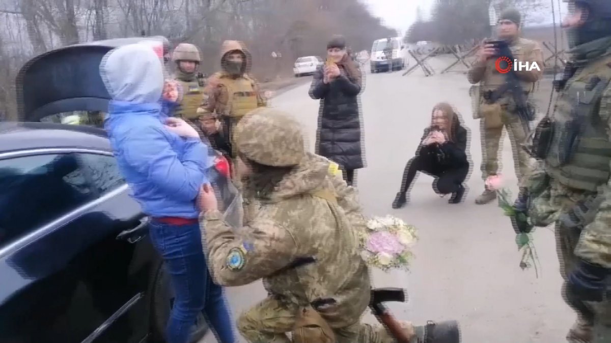 Ukraynalı askerden sevgilisine evlilik teklifi #1