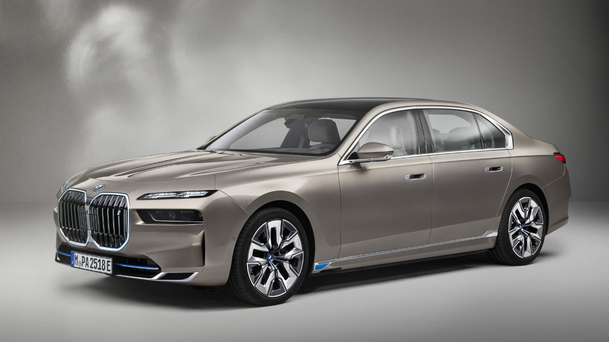 2022 BMW i7 elektrikli sedan tanıtıldı