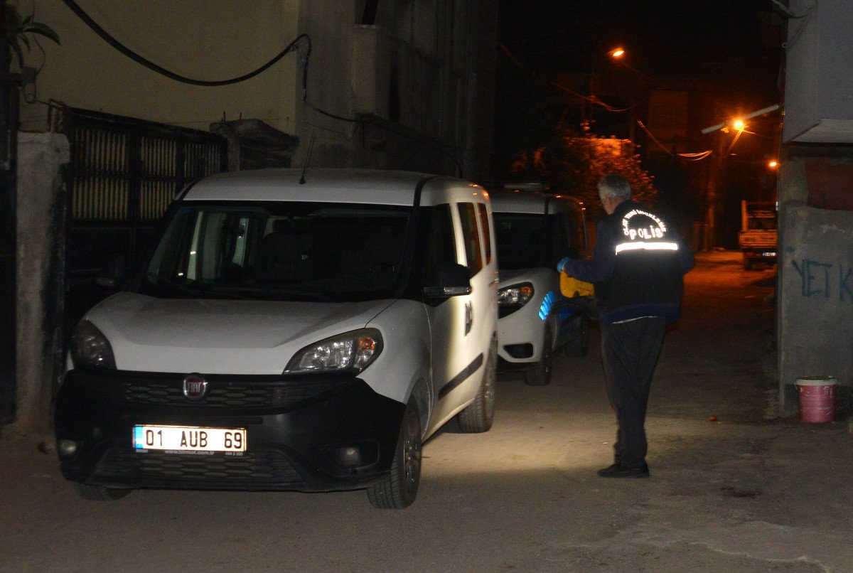 Adana’da bir genç yürürken başından vuruldu #2