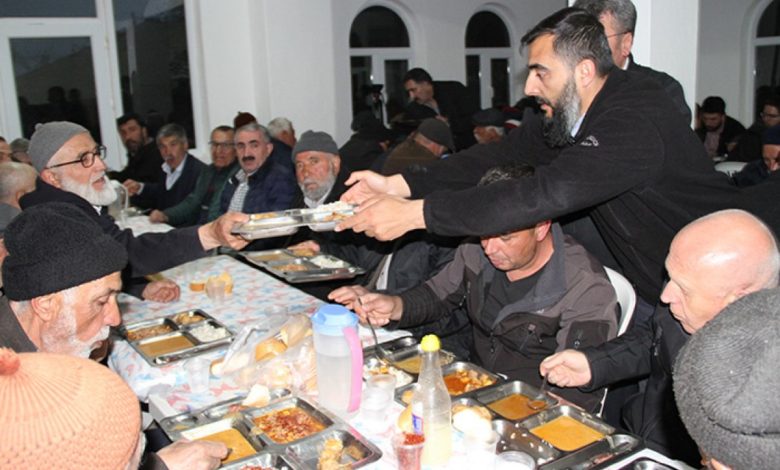 30 yıldır tek sofrada iftar yapılan köy