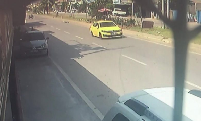 Adana’da 4 yaşındaki çocuk taksiye çarpıp hayatını kaybetti