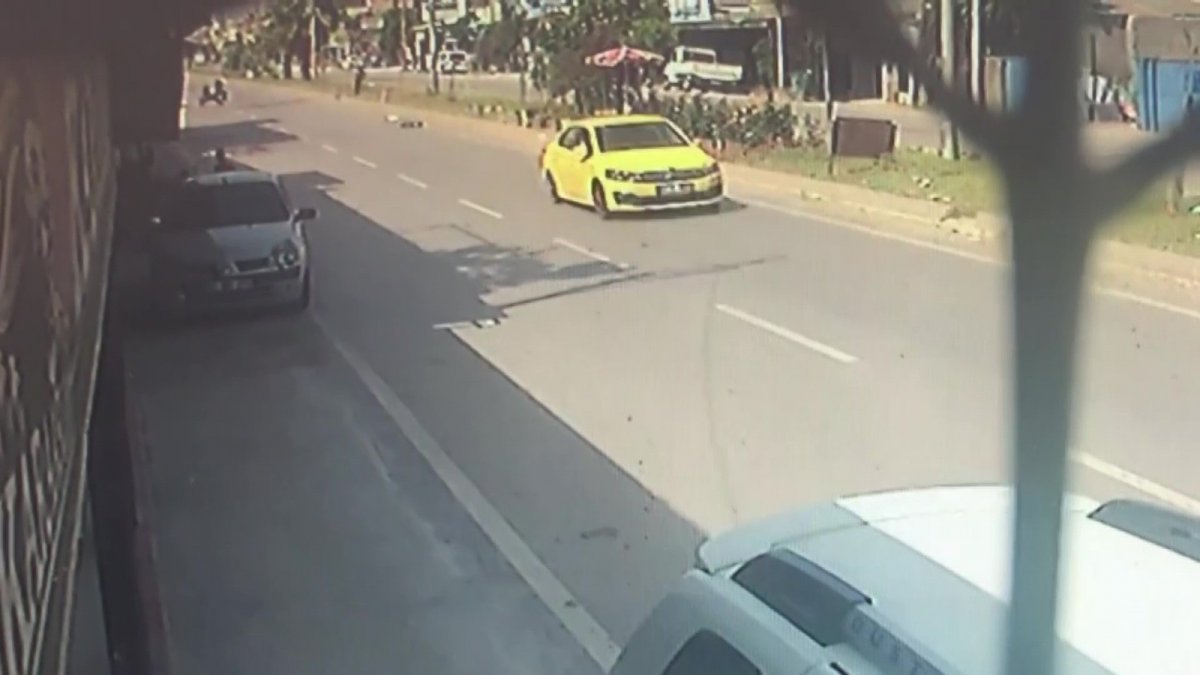 Adana’da 4 yaşındaki çocuk taksiye çarpıp hayatını kaybetti