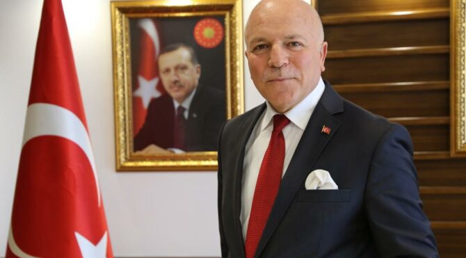 AKP'li başkandan savunma: O küfür değil, yöresel bir söz