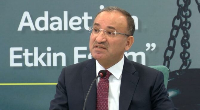 Bakan Bozdağ'dan hakim ve savcı yardımcılığı açıklaması