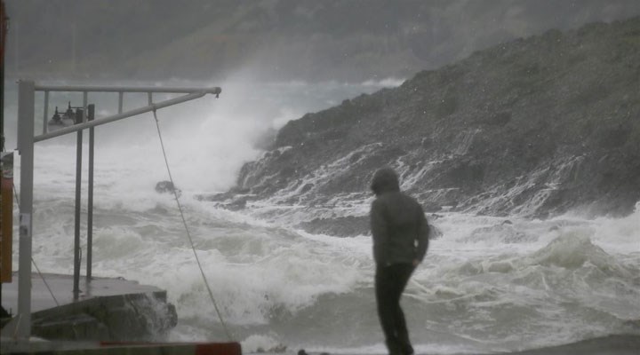 Batı ve Doğu Karadeniz ile Marmara Denizi'nde yarın fırtına bekleniyor