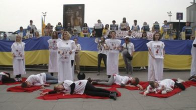 Beyoğlu'nda Ukraynalılar sivil ölümleri protesto etti