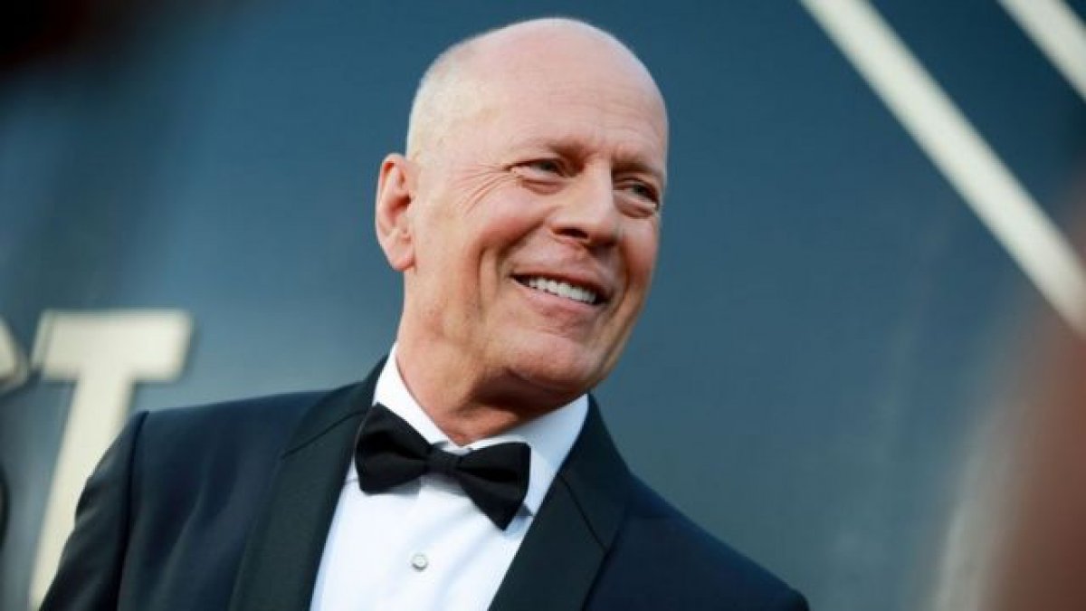 Bruce Willis hastalığı nedeniyle mülklerini zararına sattı #1