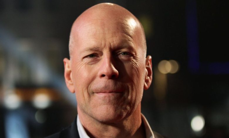 Bruce Willis hastalığı nedeniyle mülklerini zararına sattı